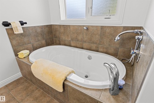16 50 Oakridge Drive, St. Albert, AB - Indoor Photo Showing Bathroom