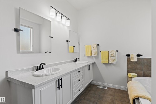 16 50 Oakridge Drive, St. Albert, AB - Indoor Photo Showing Bathroom