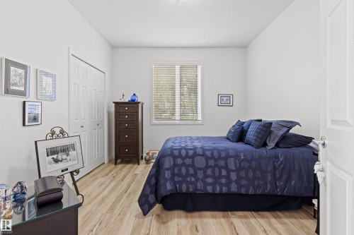 16 50 Oakridge Drive, St. Albert, AB - Indoor Photo Showing Bedroom