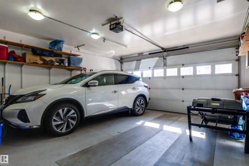 16 50 Oakridge Drive, St. Albert, AB - Indoor Photo Showing Garage