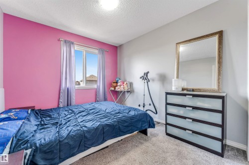 8041 Chappelle Way, Edmonton, AB - Indoor Photo Showing Bedroom