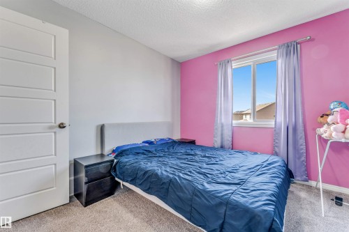 8041 Chappelle Way, Edmonton, AB - Indoor Photo Showing Bedroom