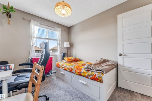 8041 Chappelle Way, Edmonton, AB - Indoor Photo Showing Bedroom