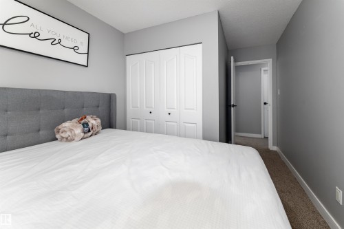 110 Centennial Court, Edmonton, AB - Indoor Photo Showing Bedroom