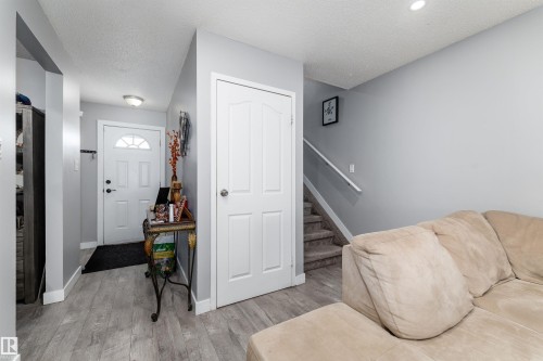 110 Centennial Court, Edmonton, AB - Indoor
