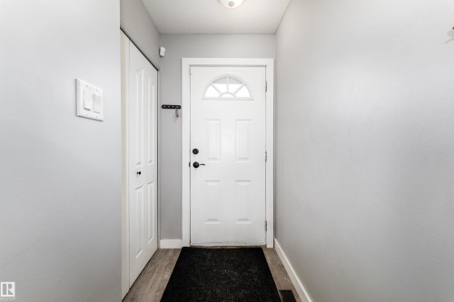 110 Centennial Court, Edmonton, AB - Indoor Photo Showing Other Room