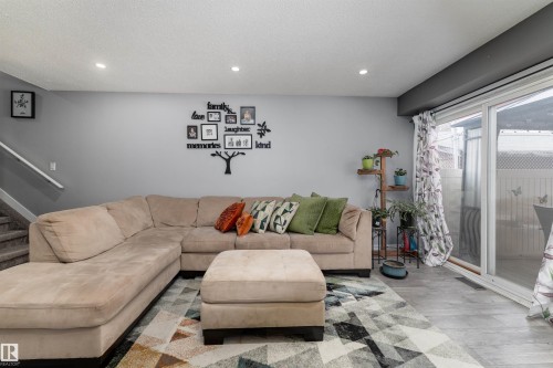 110 Centennial Court, Edmonton, AB - Indoor