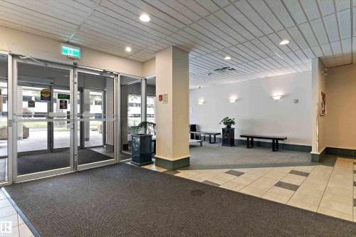 905 9940 112 Street, Edmonton, AB - Indoor