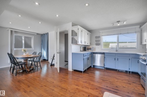 4316 53 Street, Leduc, AB - Indoor Photo Showing Kitchen
