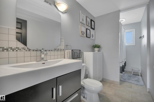4316 53 Street, Leduc, AB - Indoor Photo Showing Bathroom