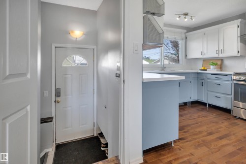 4316 53 Street, Leduc, AB - Indoor Photo Showing Kitchen