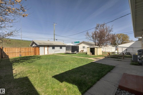 4316 53 Street, Leduc, AB - Outdoor
