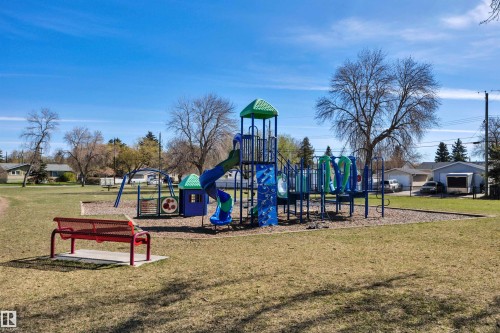 4316 53 Street, Leduc, AB - Outdoor