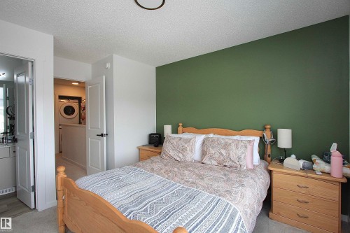 253 Marquis Boulevard, Edmonton, AB - Indoor Photo Showing Bedroom