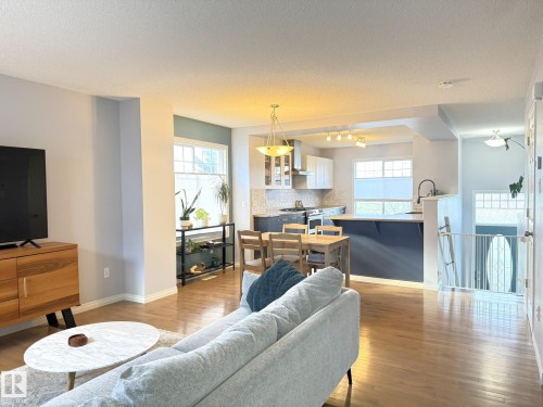 41 460 Hemingway Road Nw, Edmonton, AB - Indoor Photo Showing Living Room
