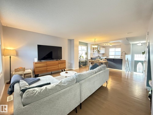 41 460 Hemingway Road Nw, Edmonton, AB - Indoor Photo Showing Living Room