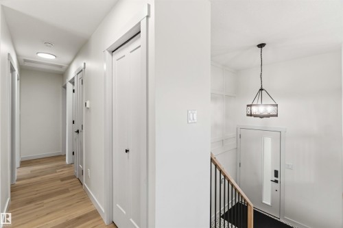 10207 165 Avenue, Edmonton, AB - Indoor Photo Showing Other Room