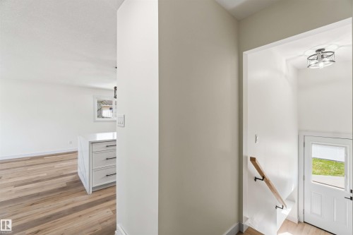 10207 165 Avenue, Edmonton, AB - Indoor Photo Showing Other Room