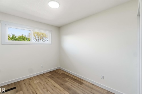 10207 165 Avenue, Edmonton, AB - Indoor Photo Showing Other Room