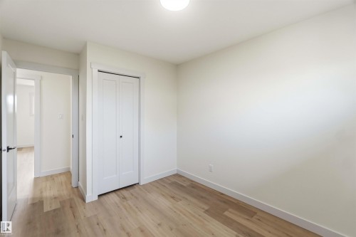10207 165 Avenue, Edmonton, AB - Indoor Photo Showing Other Room