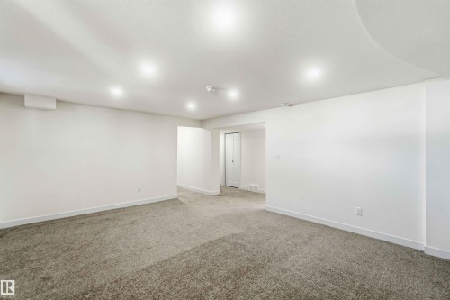 10207 165 Avenue, Edmonton, AB - Indoor
