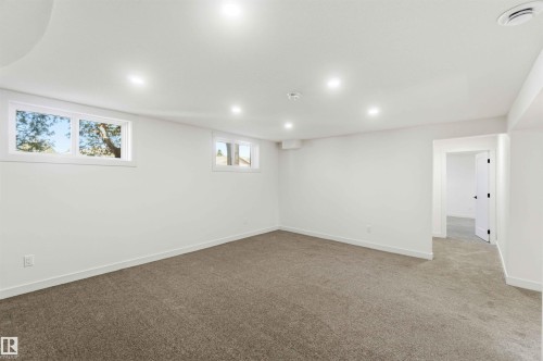 10207 165 Avenue, Edmonton, AB - Indoor