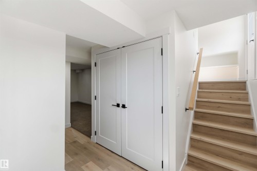 10207 165 Avenue, Edmonton, AB - Indoor Photo Showing Other Room