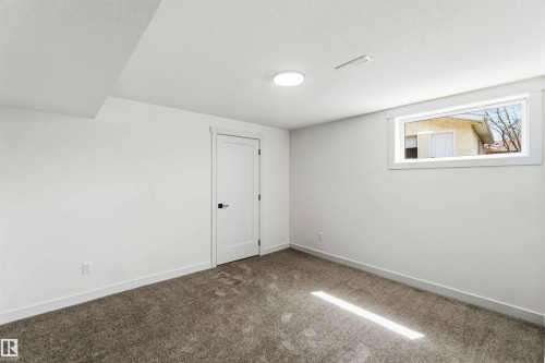 10207 165 Avenue, Edmonton, AB - Indoor Photo Showing Other Room