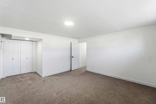 10207 165 Avenue, Edmonton, AB - Indoor Photo Showing Other Room