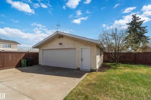 10207 165 Avenue, Edmonton, AB - Outdoor
