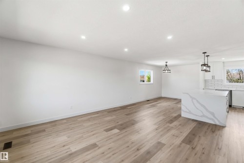 10207 165 Avenue, Edmonton, AB - Indoor