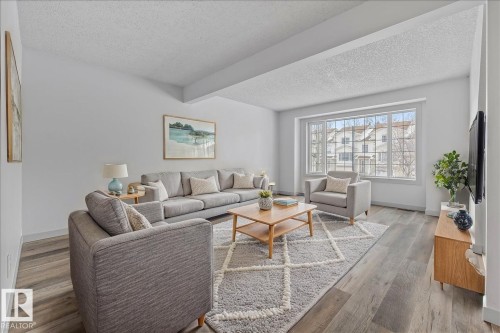 31 9935 167 Street, Edmonton, AB - Indoor Photo Showing Living Room