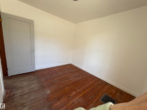4622 50 Avenue, Elk Point, AB - Indoor Photo Showing Other Room