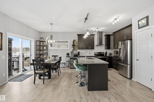 807 Eagleson Link, Edmonton, AB - Indoor