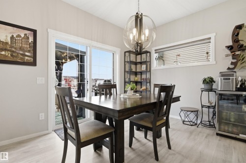 807 Eagleson Link, Edmonton, AB - Indoor Photo Showing Dining Room