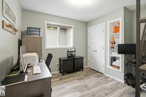 807 Eagleson Link, Edmonton, AB - Indoor Photo Showing Office