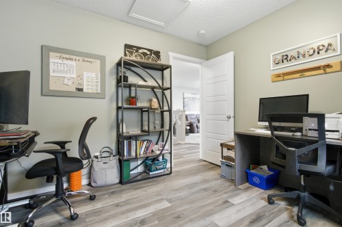 807 Eagleson Link, Edmonton, AB - Indoor Photo Showing Office