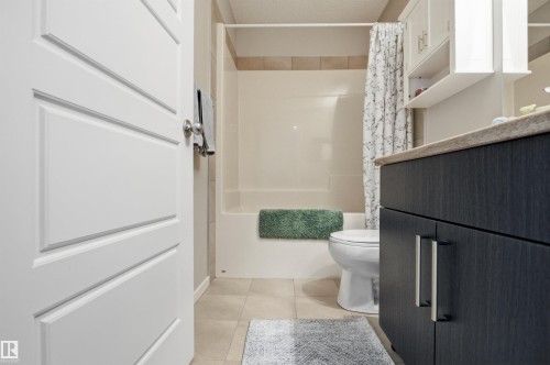 807 Eagleson Link, Edmonton, AB - Indoor Photo Showing Bathroom