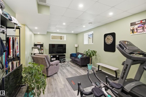 807 Eagleson Link, Edmonton, AB - Indoor