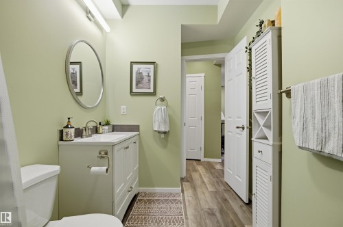 807 Eagleson Link, Edmonton, AB - Indoor Photo Showing Bathroom