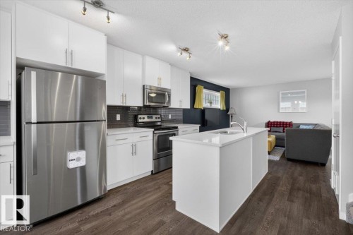 14835 103 Avenue, Edmonton, AB - Indoor Photo Showing Kitchen