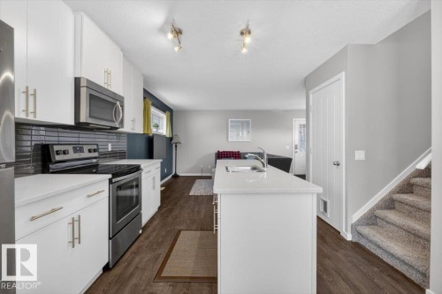 14835 103 Avenue, Edmonton, AB - Indoor Photo Showing Kitchen