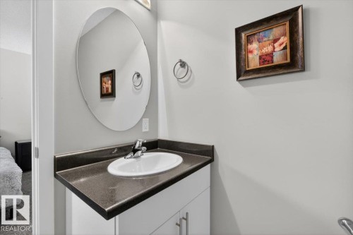 14835 103 Avenue, Edmonton, AB - Indoor Photo Showing Bathroom