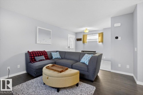 14835 103 Avenue, Edmonton, AB - Indoor Photo Showing Living Room