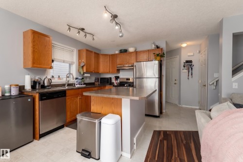 2 13403 Cumberland Road, Edmonton, AB - Indoor Photo Showing Kitchen With Stainless Steel Kitchen