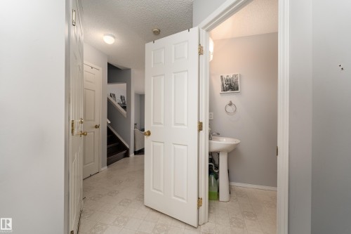 2 13403 Cumberland Road, Edmonton, AB - Indoor