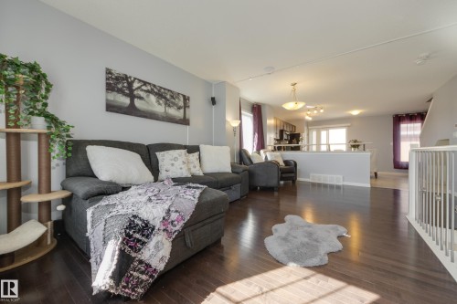 4908 Terwillegar Common, Edmonton, AB - Indoor Photo Showing Living Room
