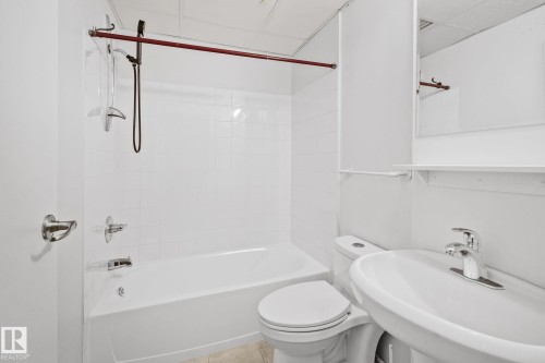 1312 10024 Jasper Avenue Nw, Edmonton, AB - Indoor Photo Showing Bathroom
