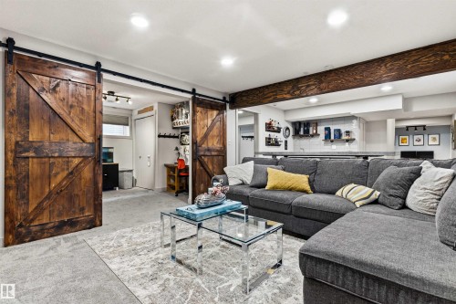 7343 Armour Crescent, Edmonton, AB - Indoor Photo Showing Living Room