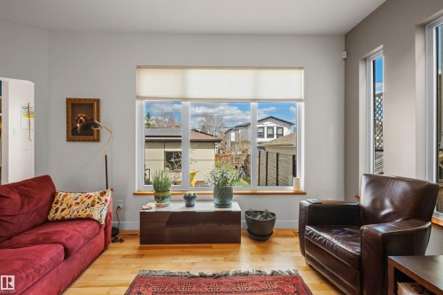 8839 93 Street, Edmonton, AB - Indoor Photo Showing Living Room